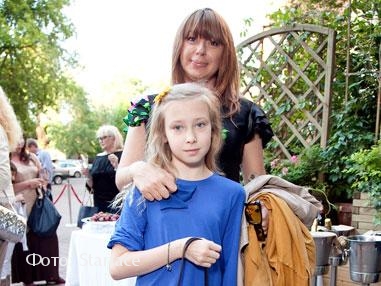Алена Апина с дочкой